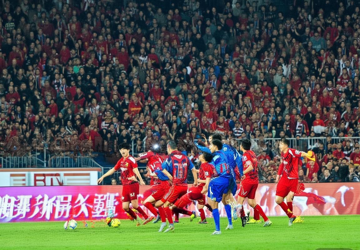 2018广州恒大VS广州富力广城德比：激情对决精彩瞬间回顾