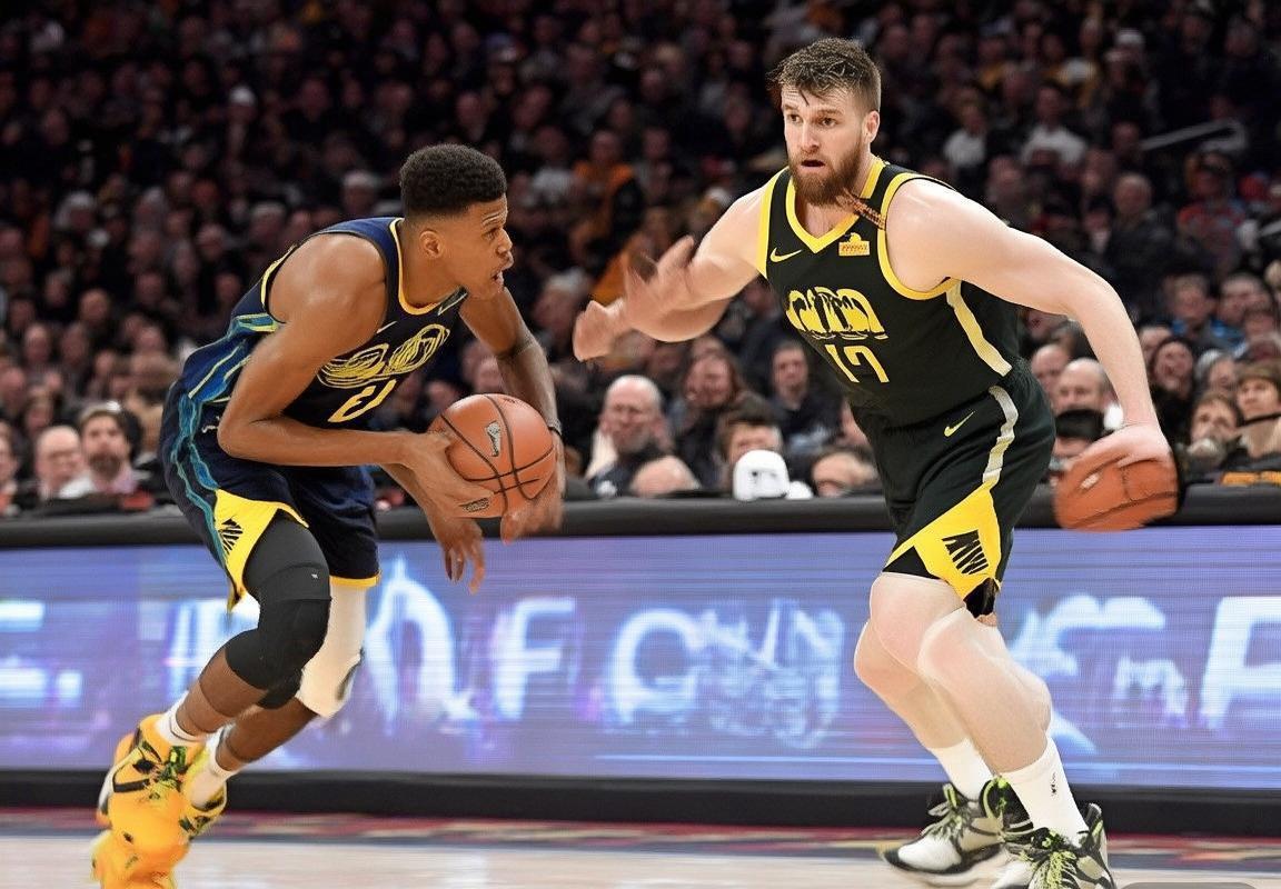 2018NBA常规赛：雄鹿掘金巅峰对决，阿德托昆博与约基奇领军激战(图2)