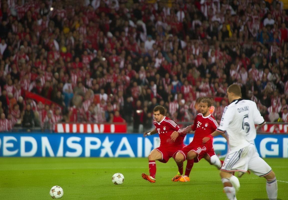 2013欧冠半决赛：拜仁慕尼黑VS皇家马德里巅峰对决回顾