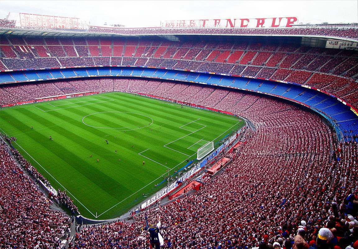 2004诺坎普巅峰对决：巴萨皇马经典战役回顾(图2)