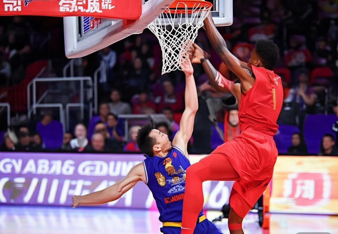 2020年CBA季后赛广东队VS广厦队巅峰对决回顾：战术对决与心理较量